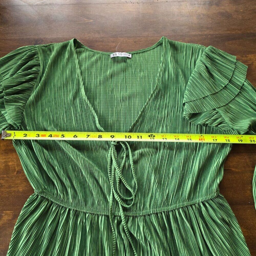 Zara Green Pleated Peplum Blouse Ruffle Flowy Top Size M Cottagecore Boho - Picture 7 of 7